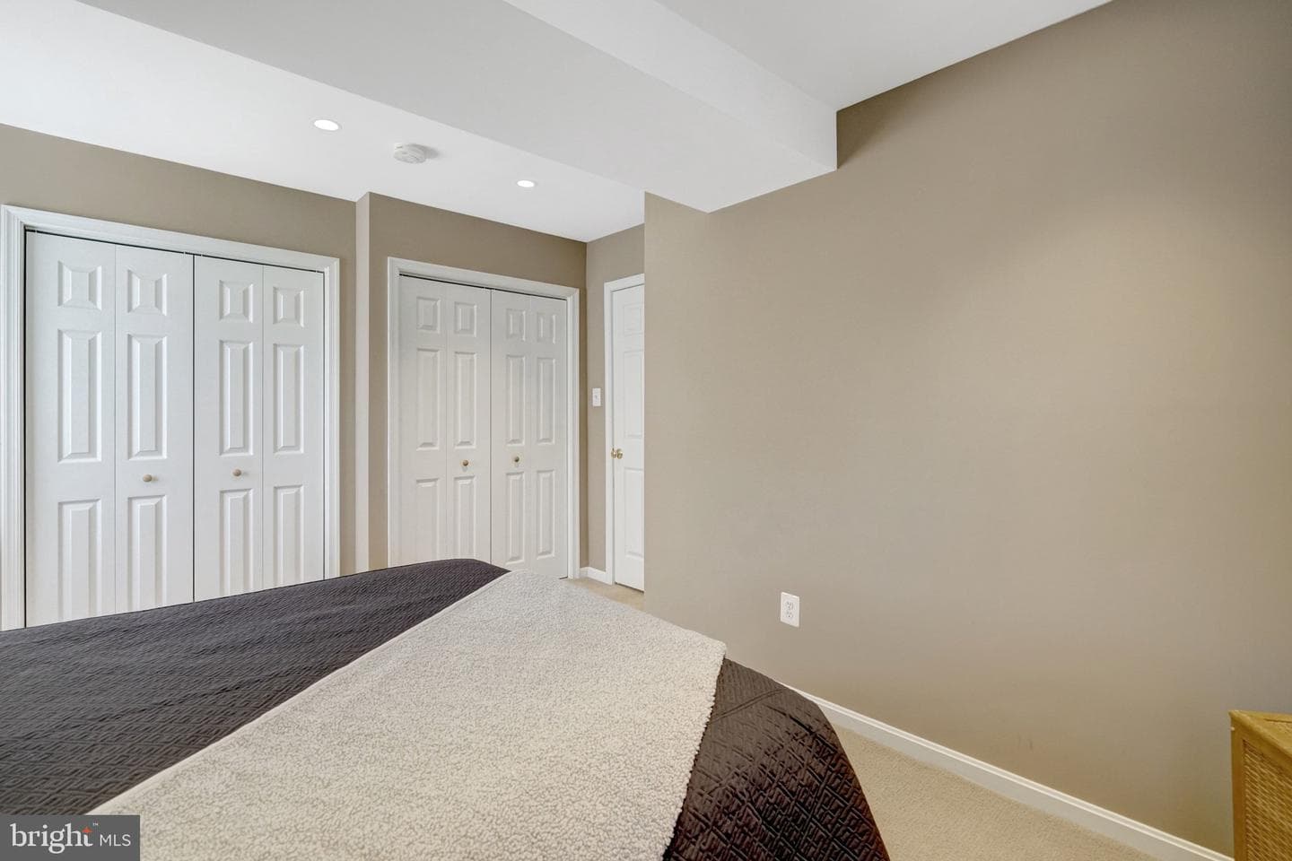 5700 Broadmoor Street photo 45