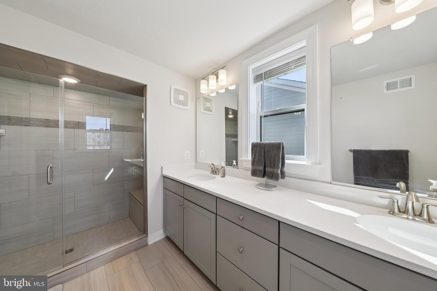 2390 Stella Place photo 29