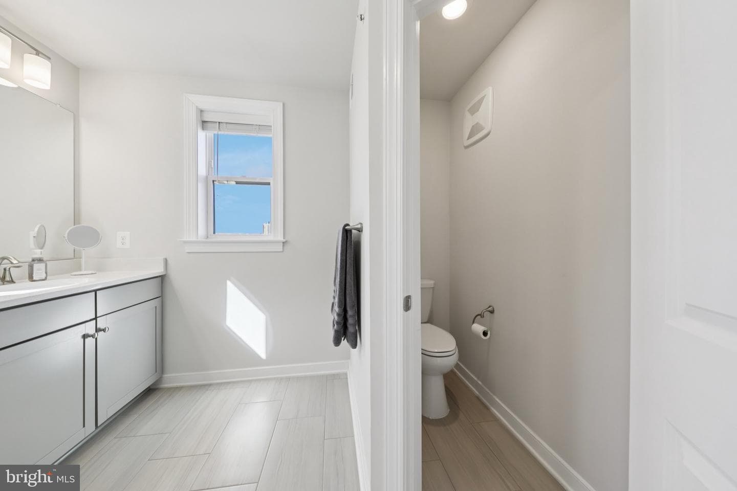 2390 Stella Place photo 31