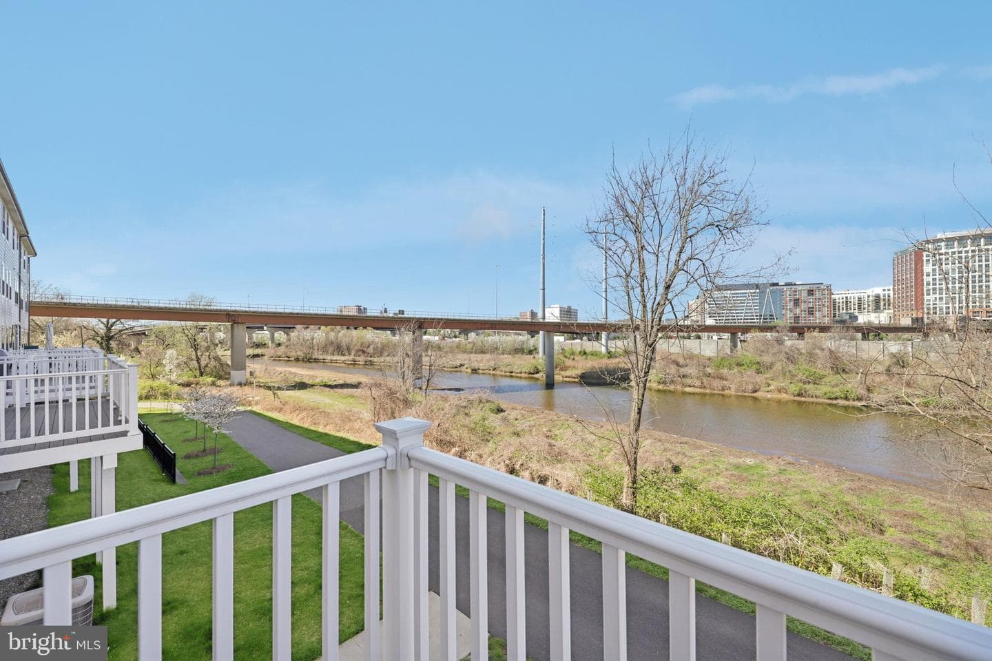 2390 Stella Place photo 34