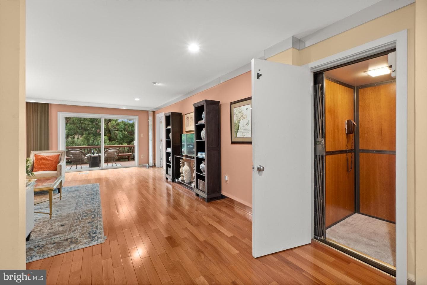 6315 Manchester Way photo 18
