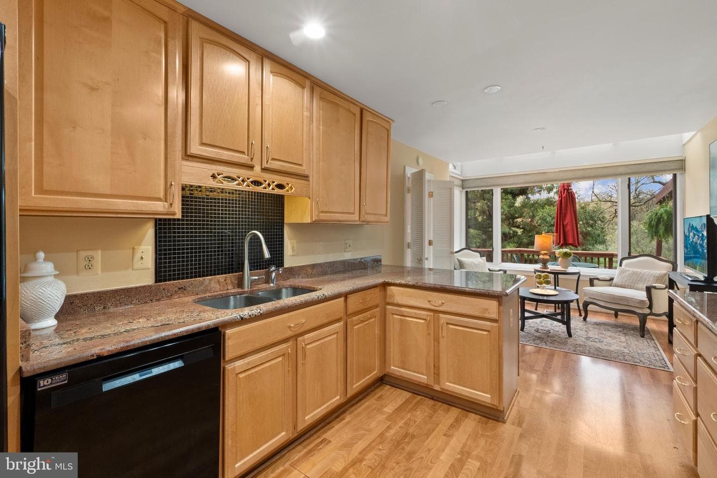 6315 Manchester Way photo 5