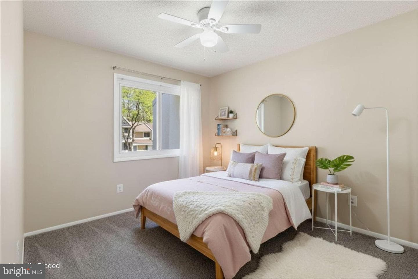 2438 Southgate Square photo 17