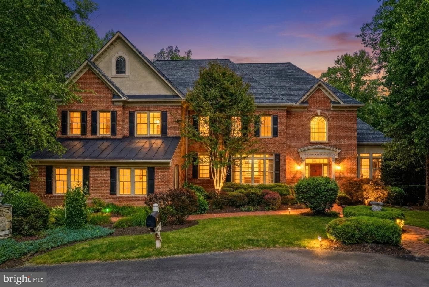 891 Chinquapin Rd, Mc Lean