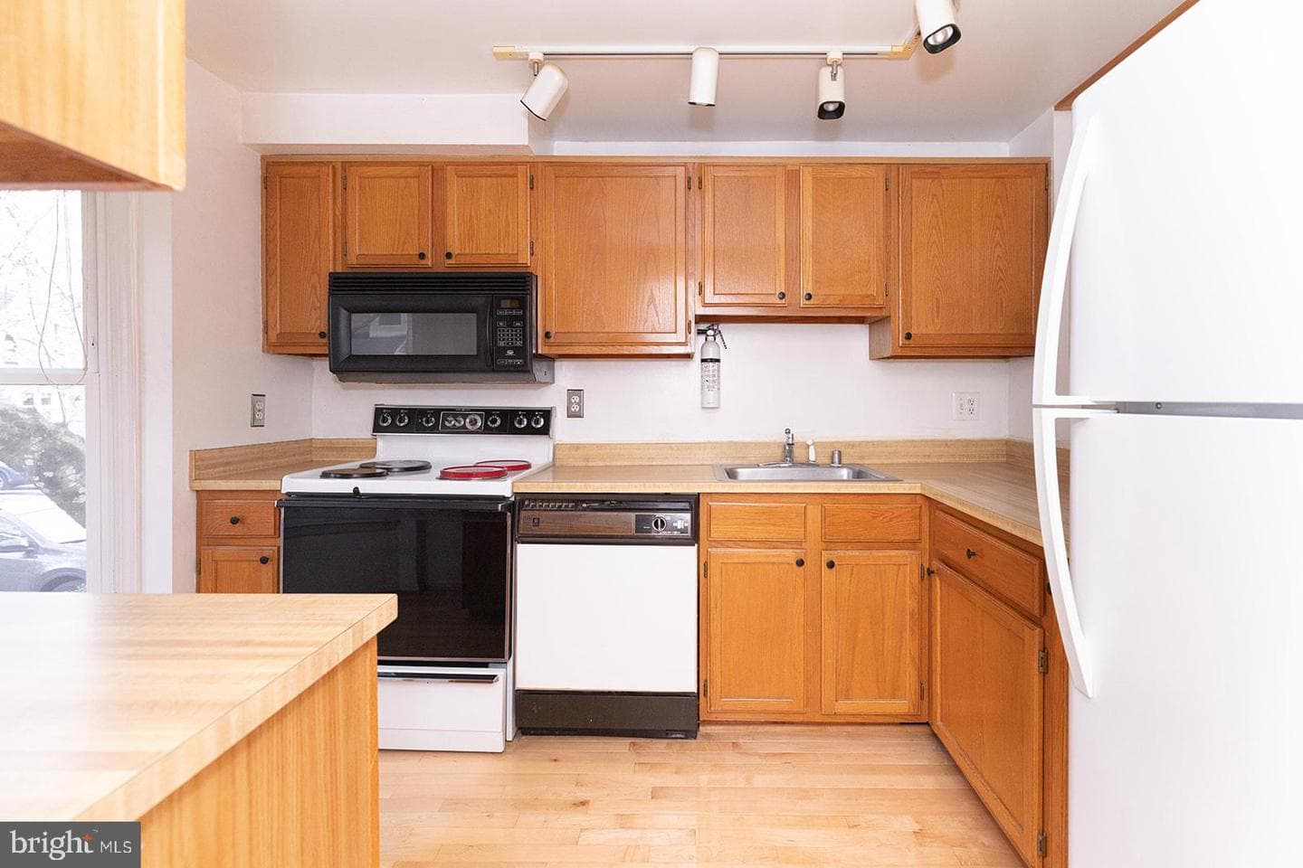 1703 Whisperhill Drive photo 9