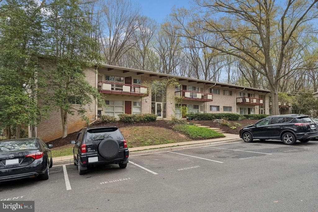 4333 Americana Drive photo 3