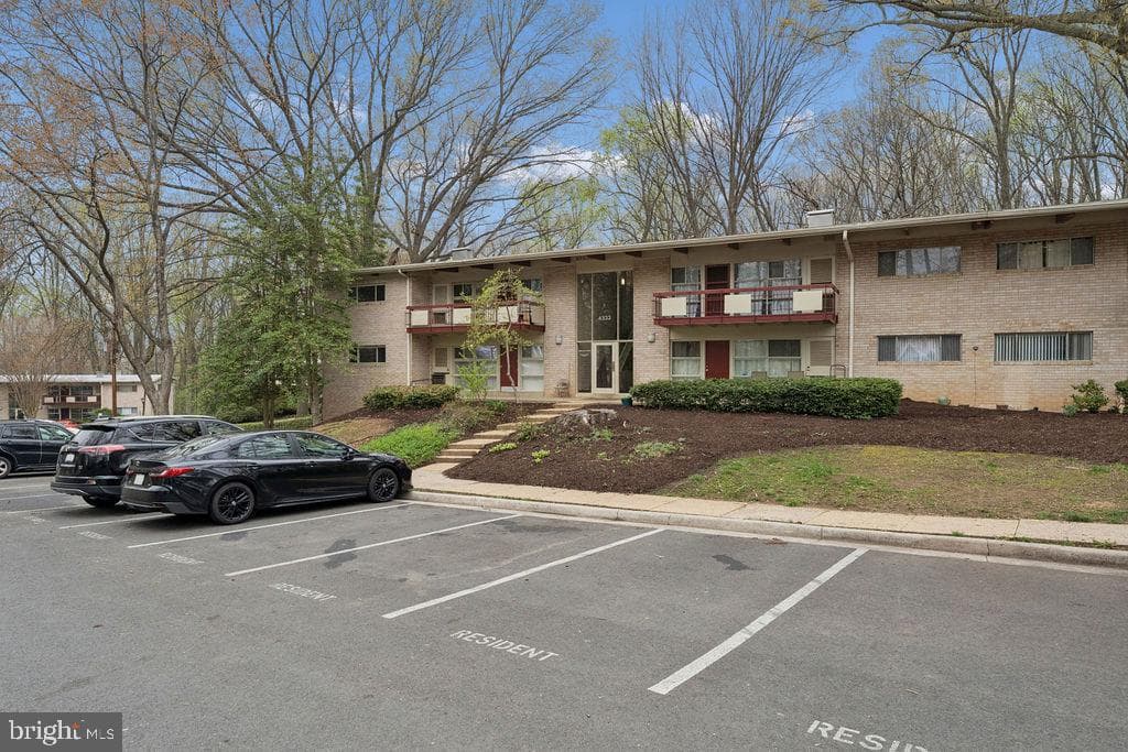 4333 Americana Drive photo 4