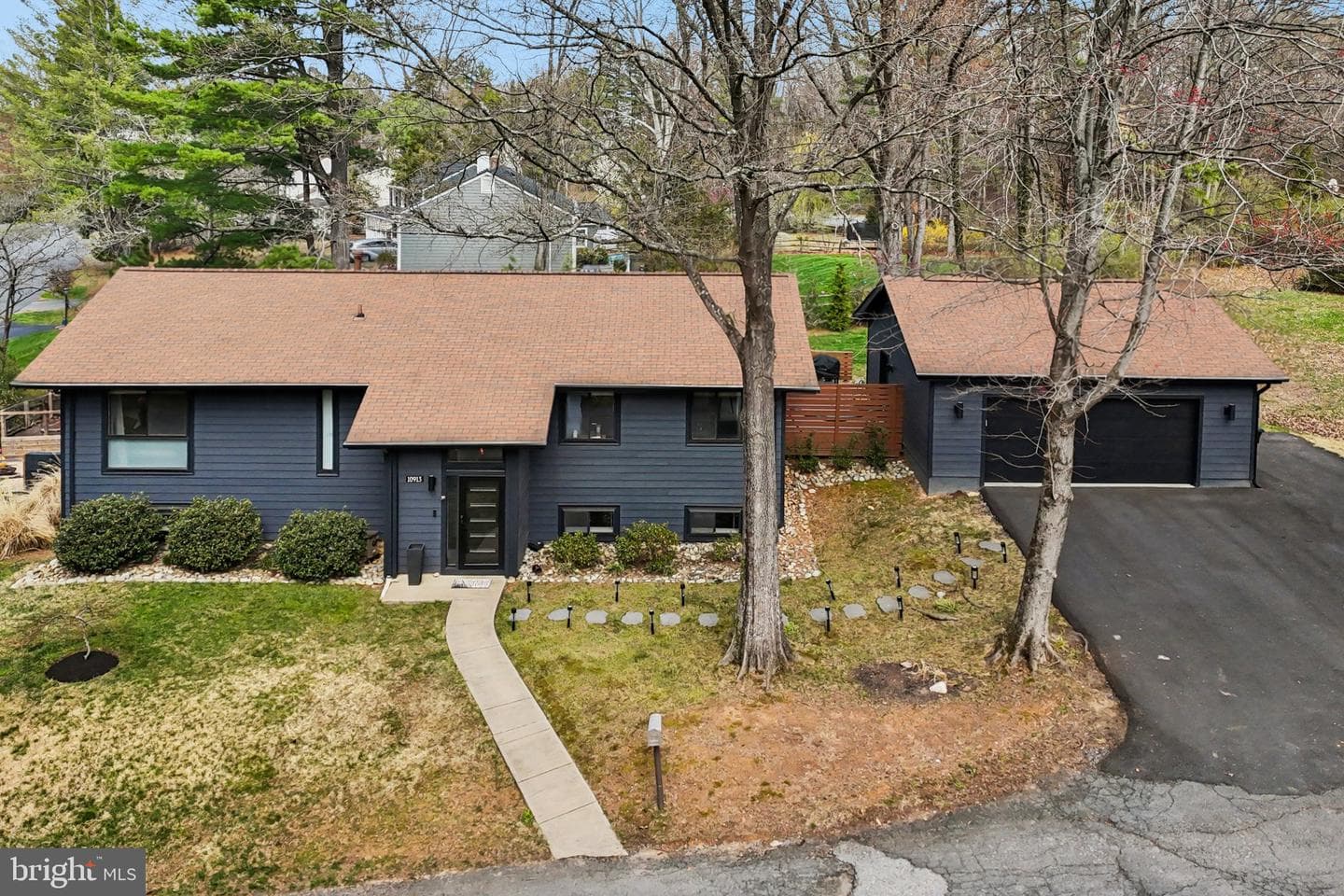10913 Howland Drive photo 2