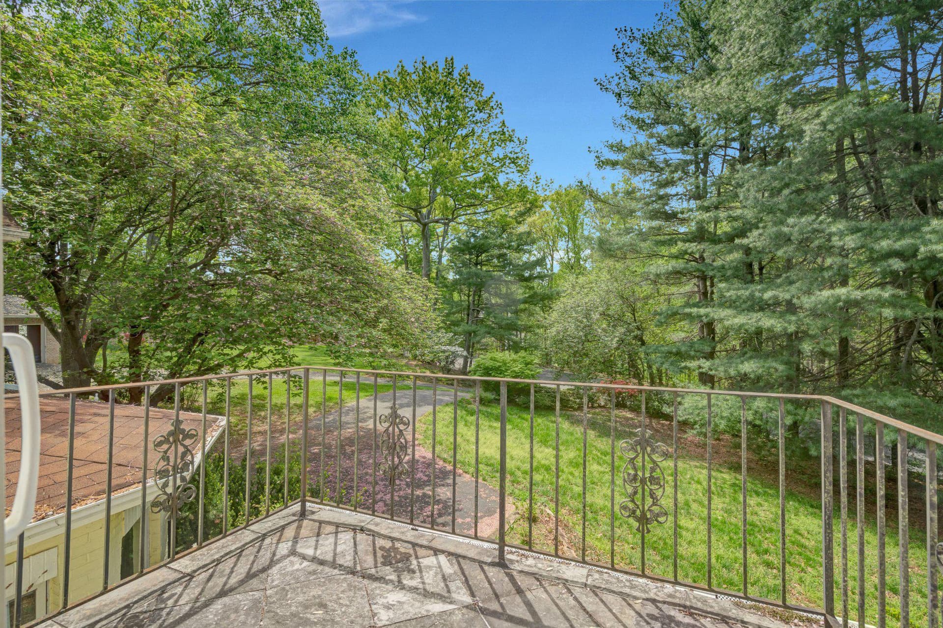 10910 Miller Road photo 28