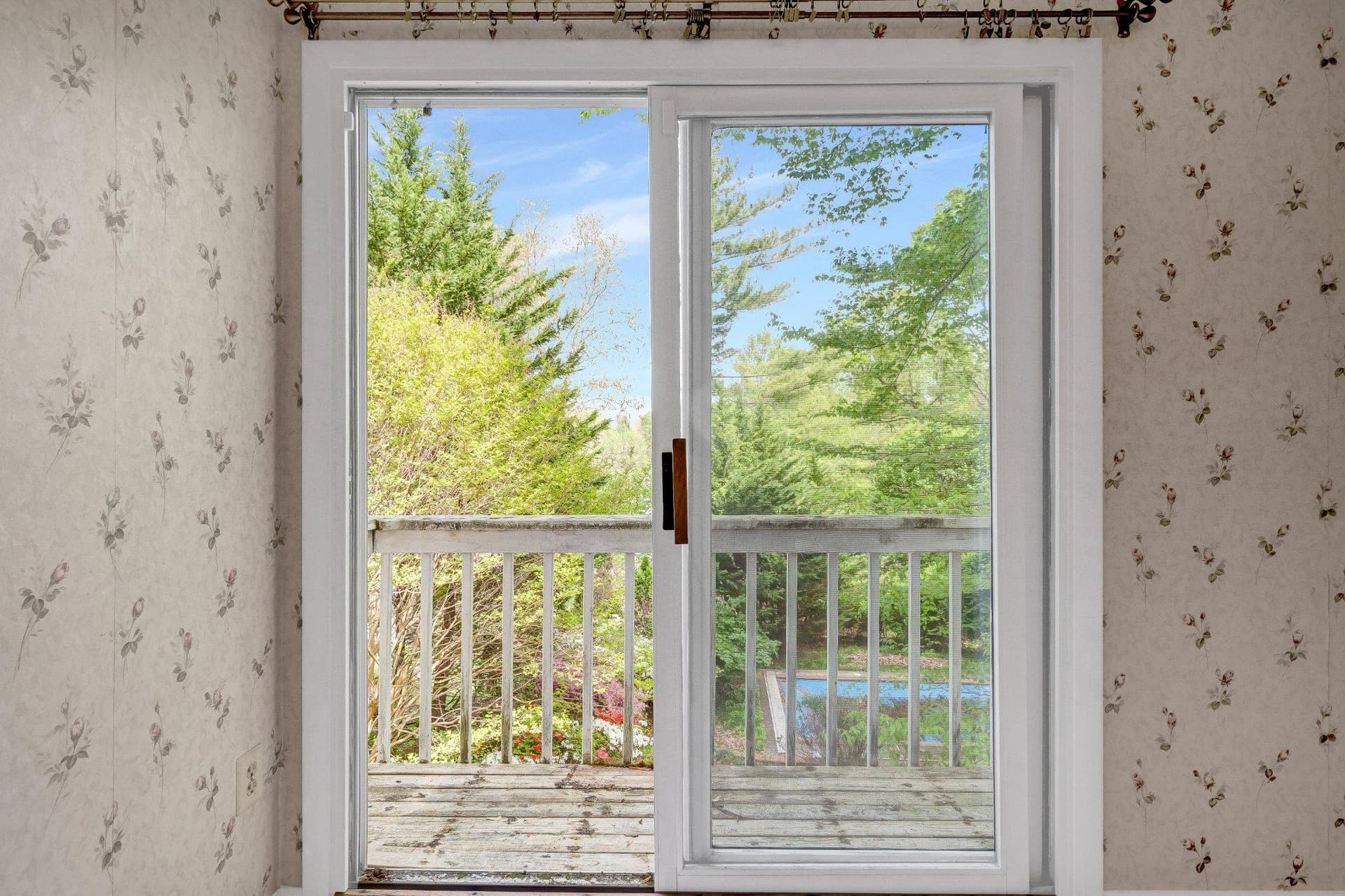 10910 Miller Road photo 38