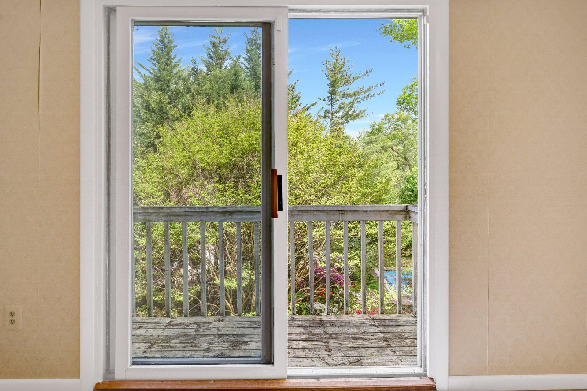 10910 Miller Road photo 40