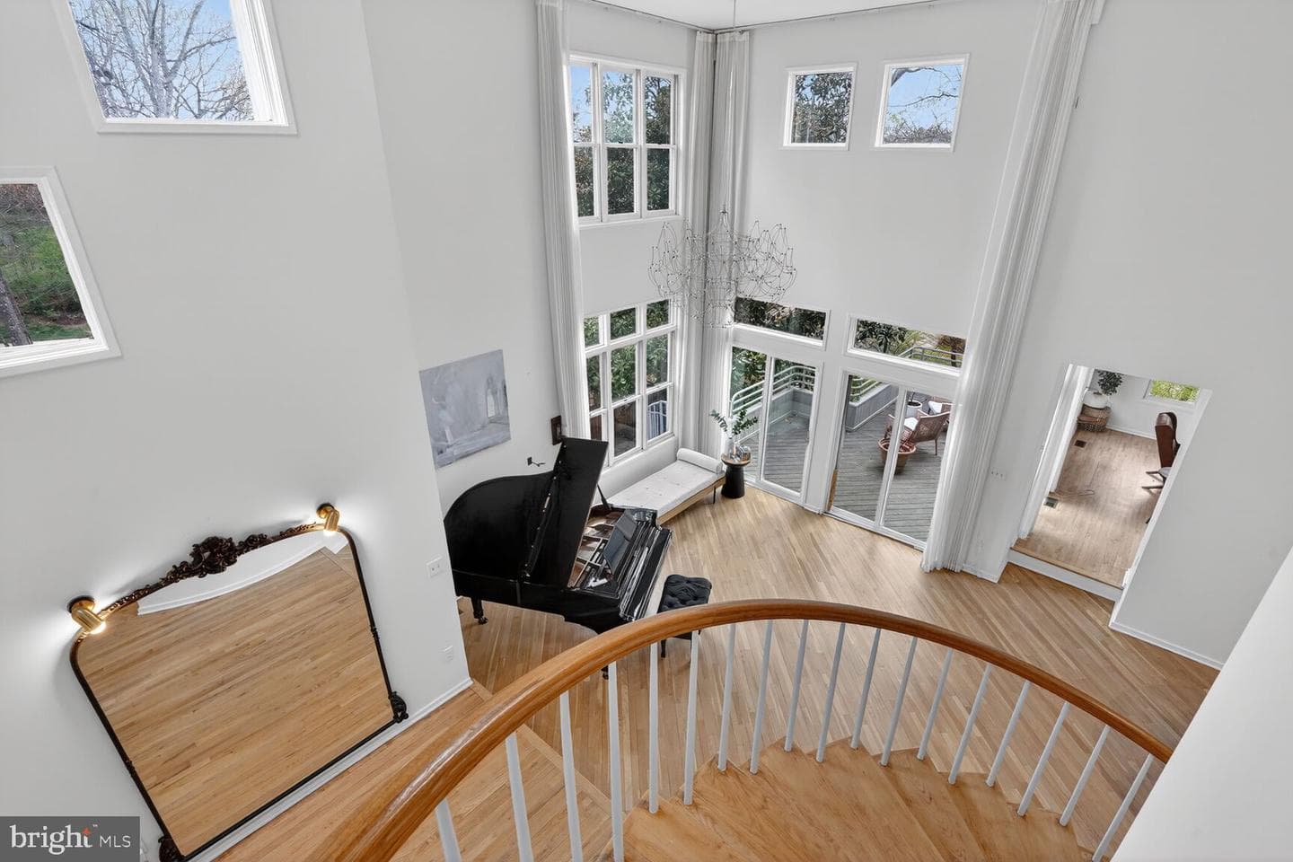 2028 Beacon Place photo 11