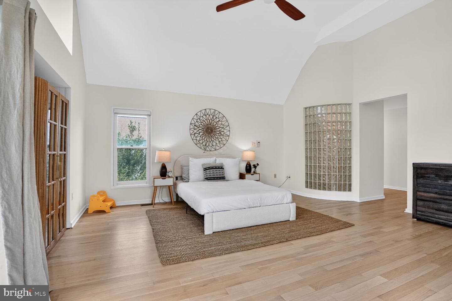 2028 Beacon Place photo 14