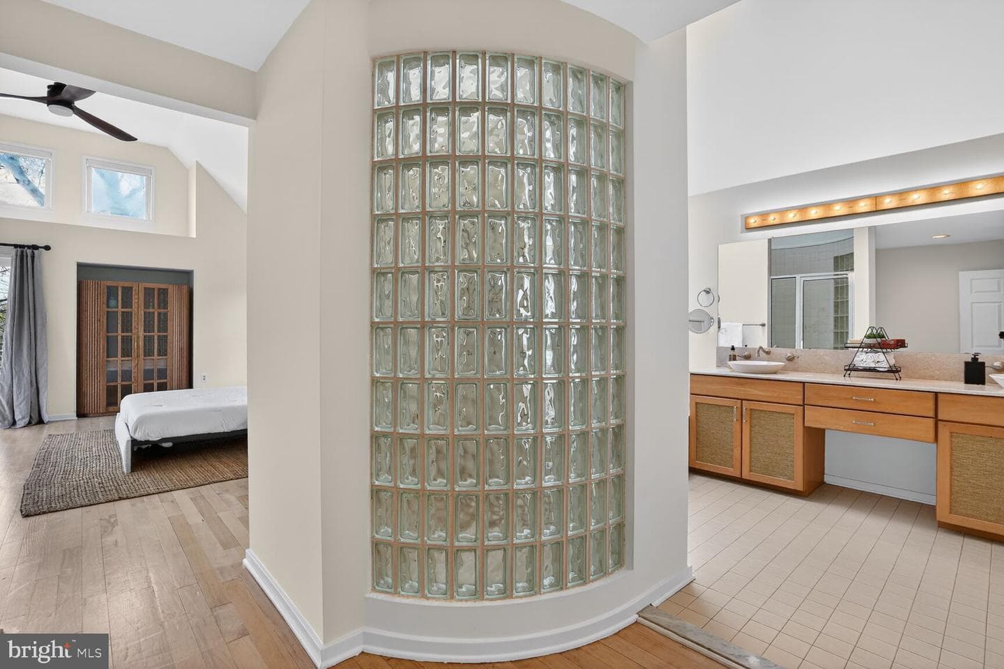 2028 Beacon Place photo 17