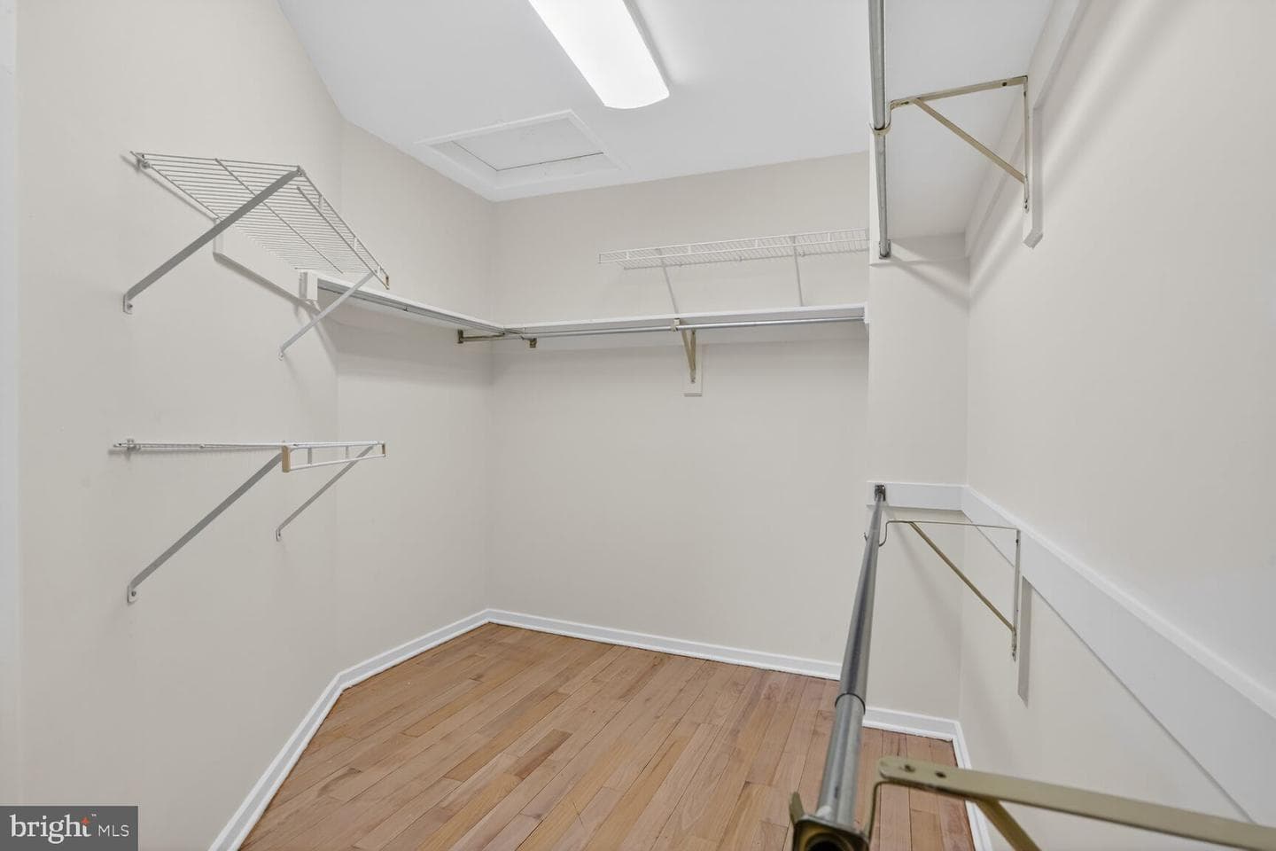 2028 Beacon Place photo 21