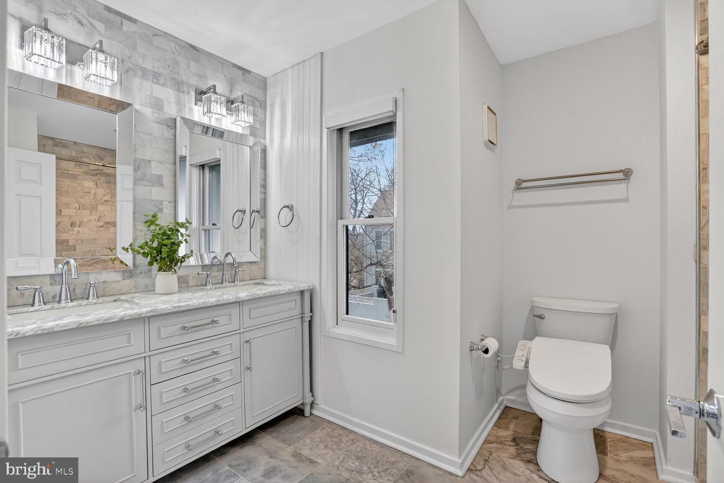 2028 Beacon Place photo 22