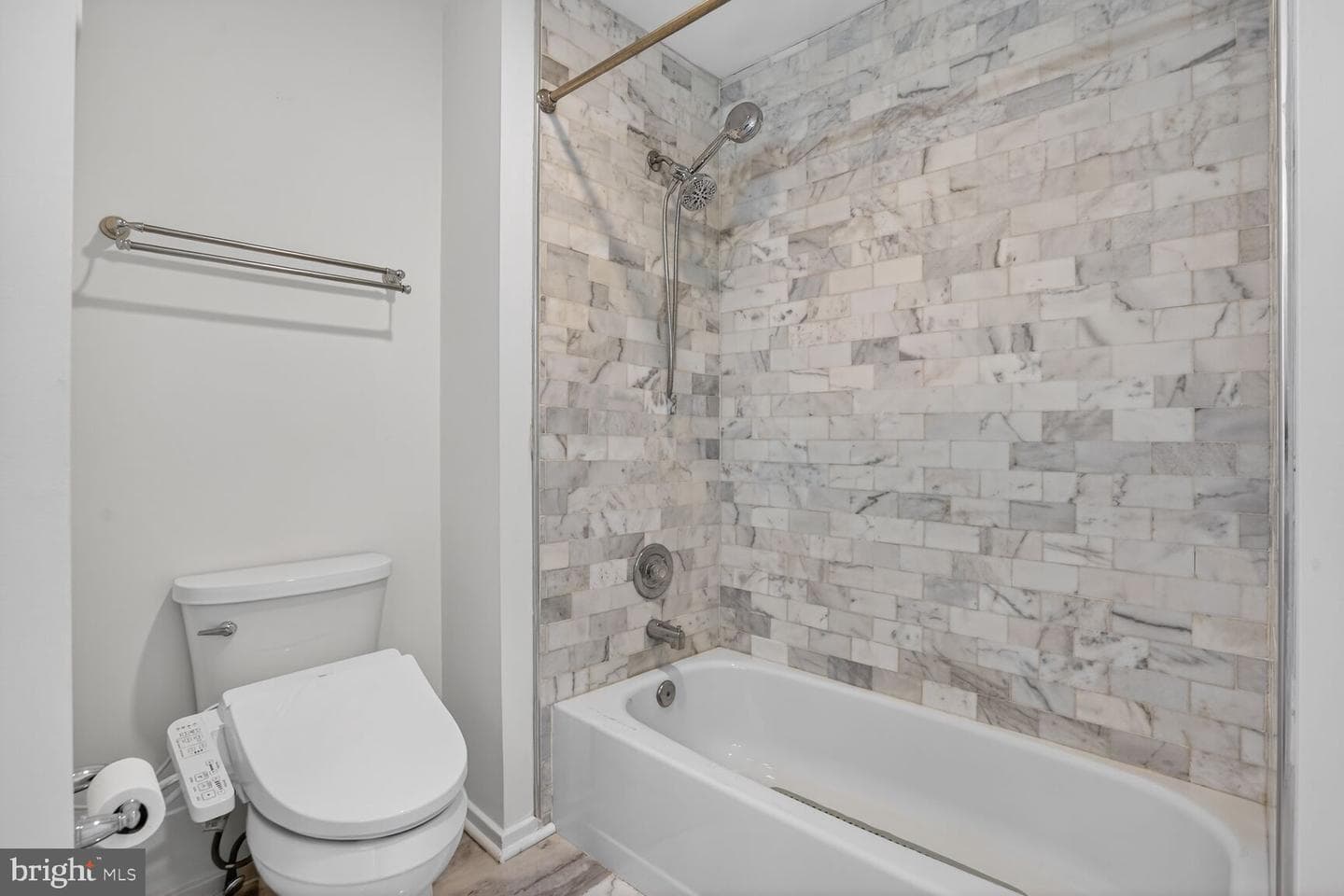 2028 Beacon Place photo 23