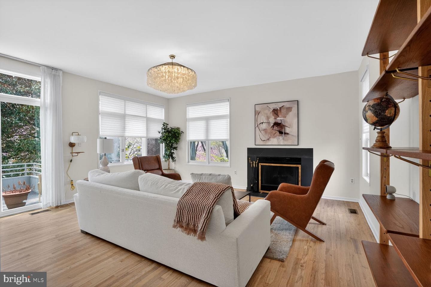 2028 Beacon Place photo 9