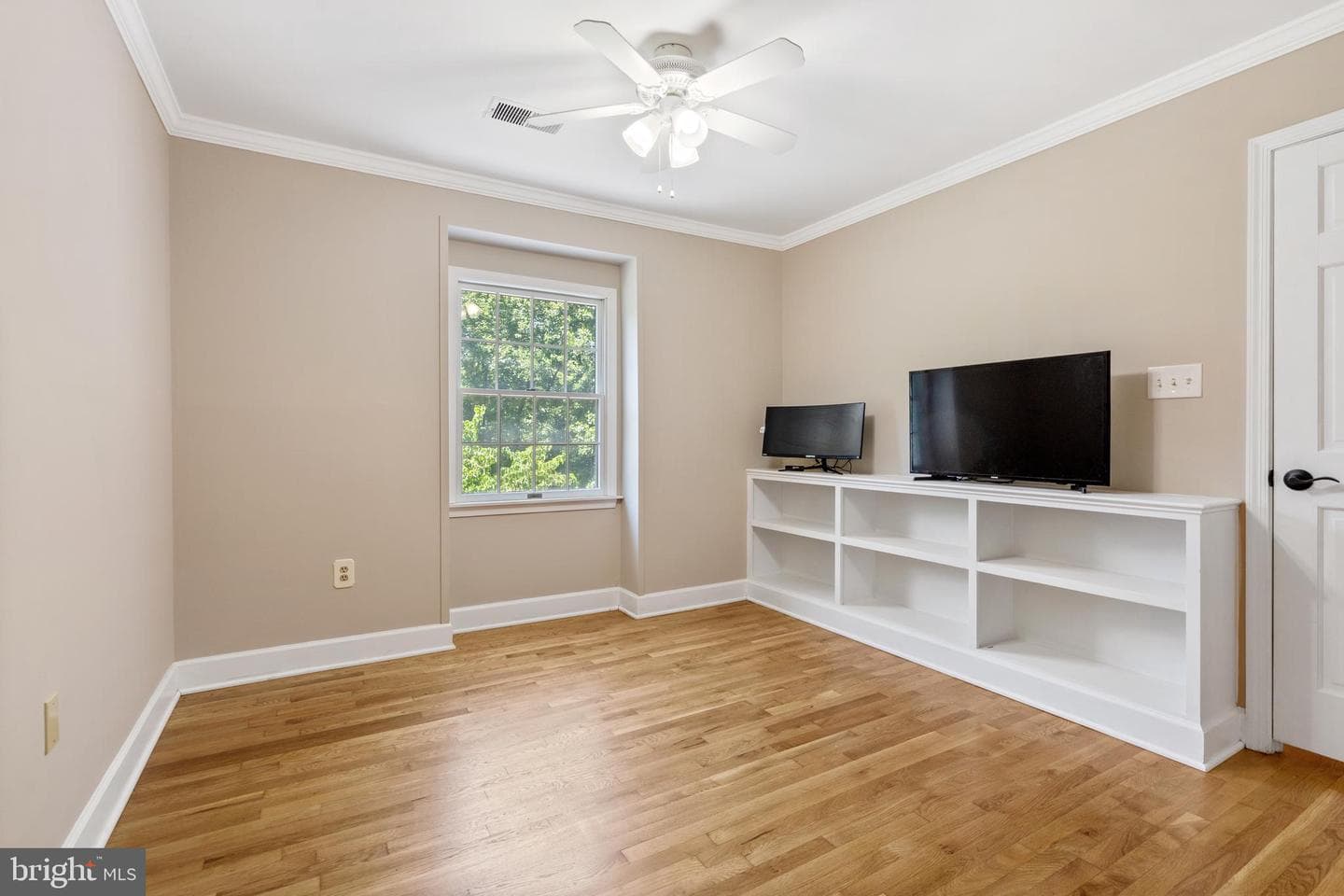 10418 Adel Road photo 26