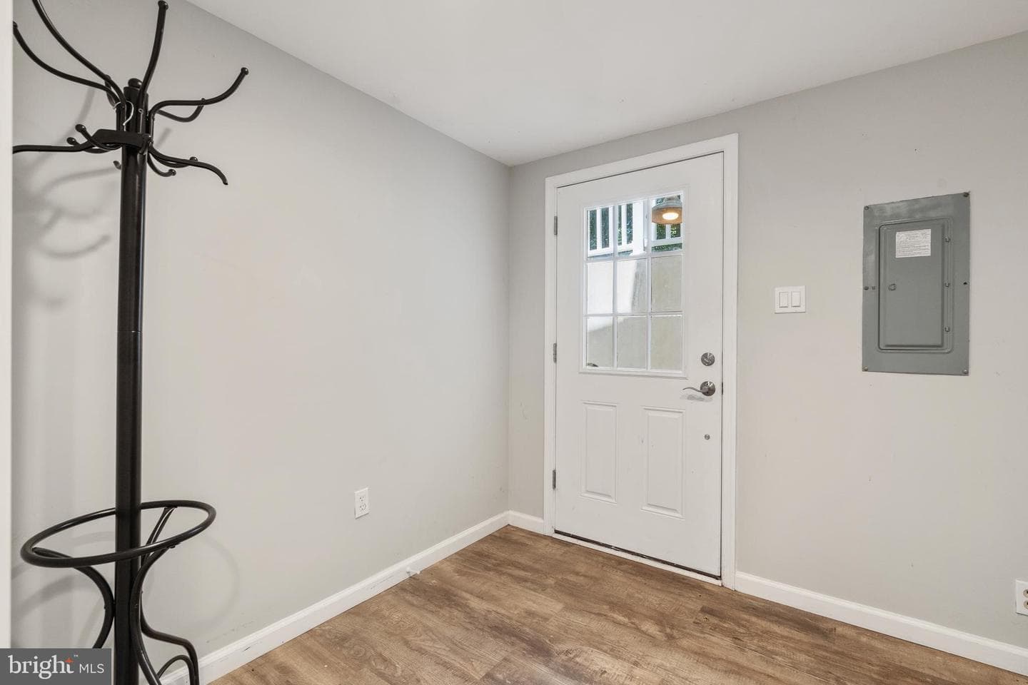 10418 Adel Road photo 35