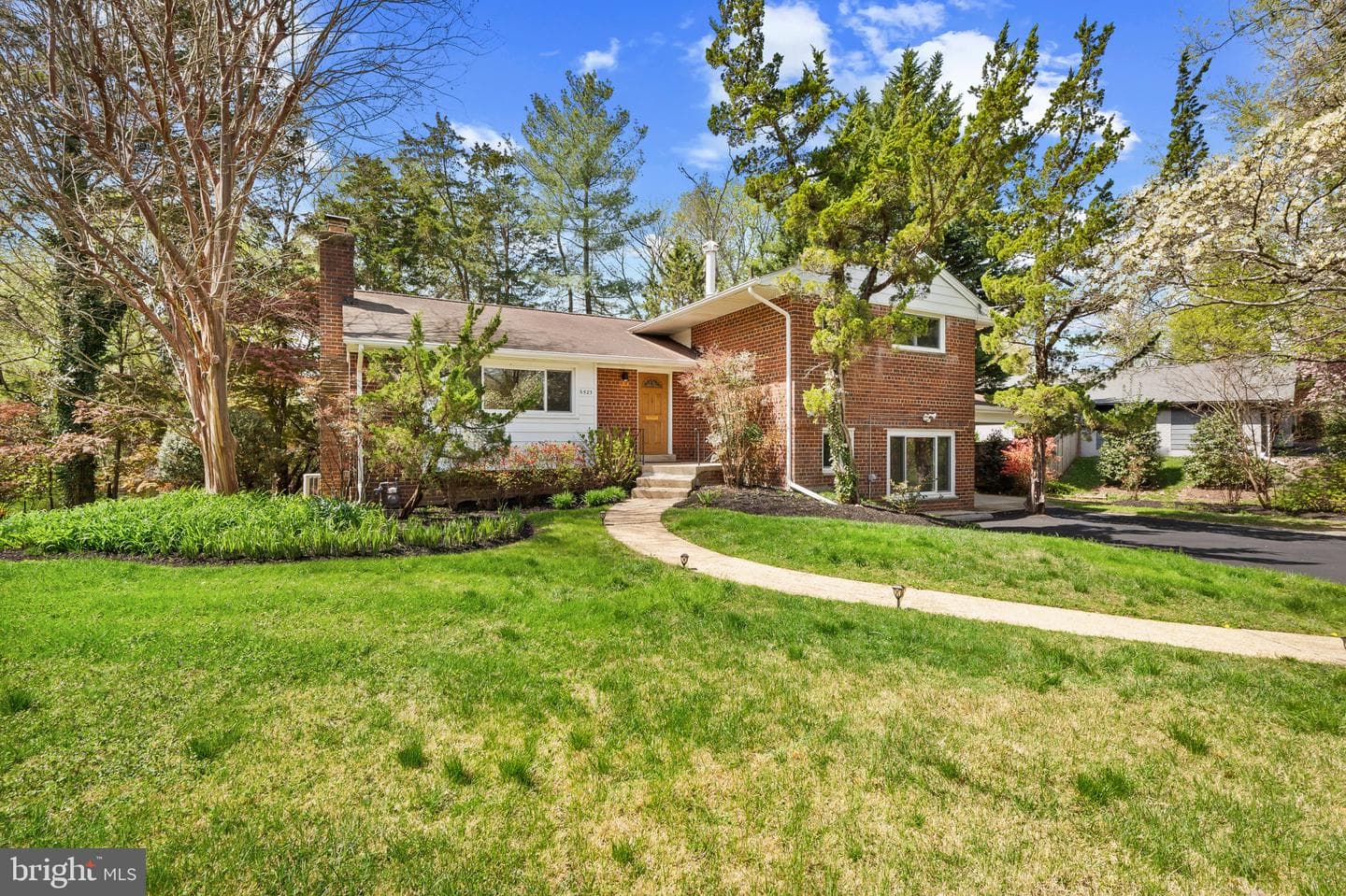 6523 Kerns Road, Falls Church