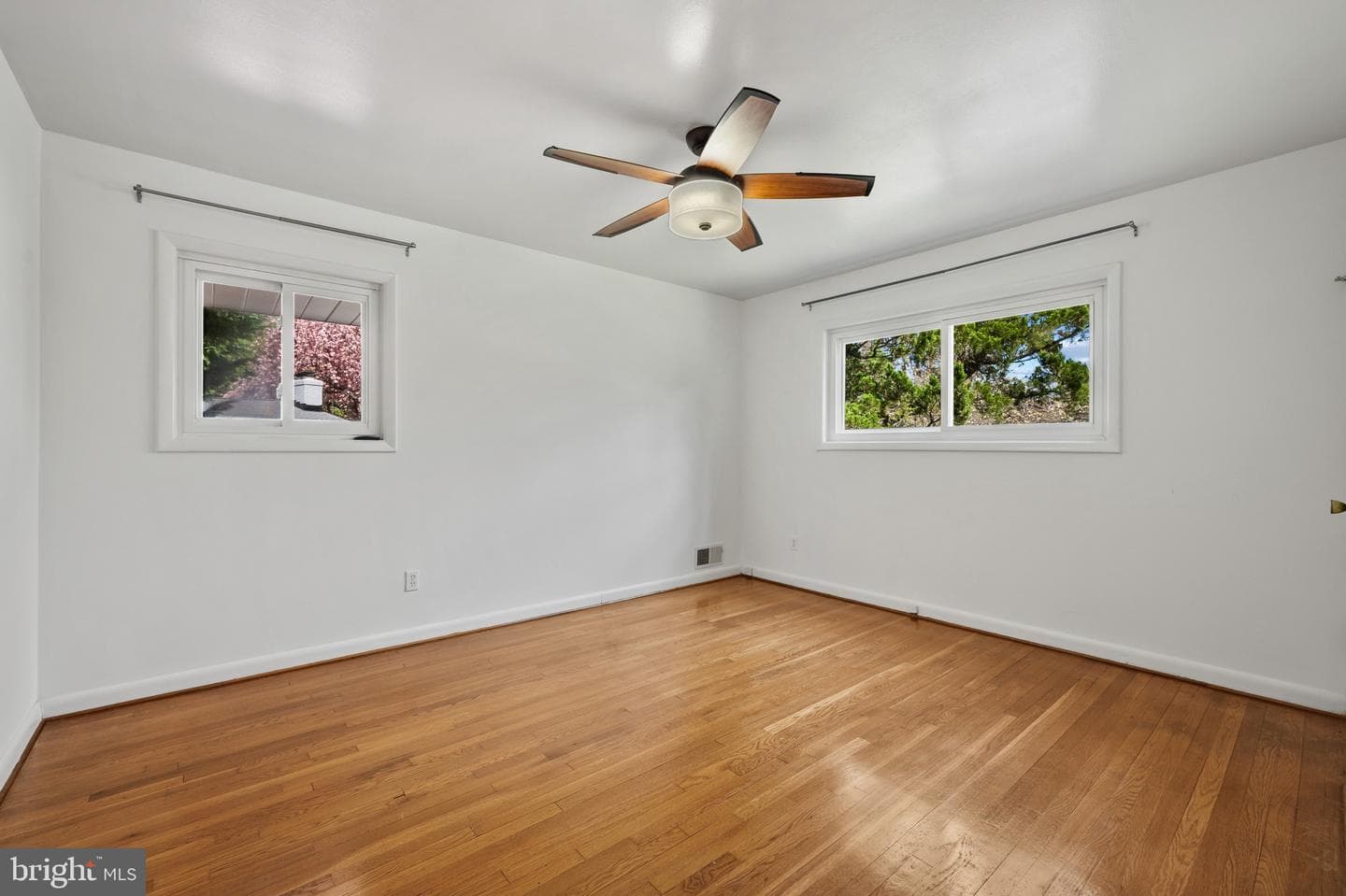 6523 Kerns Road photo 8