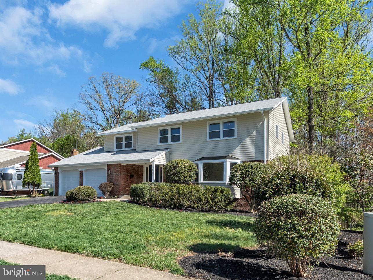 7804 Carrleigh Parkway photo 3