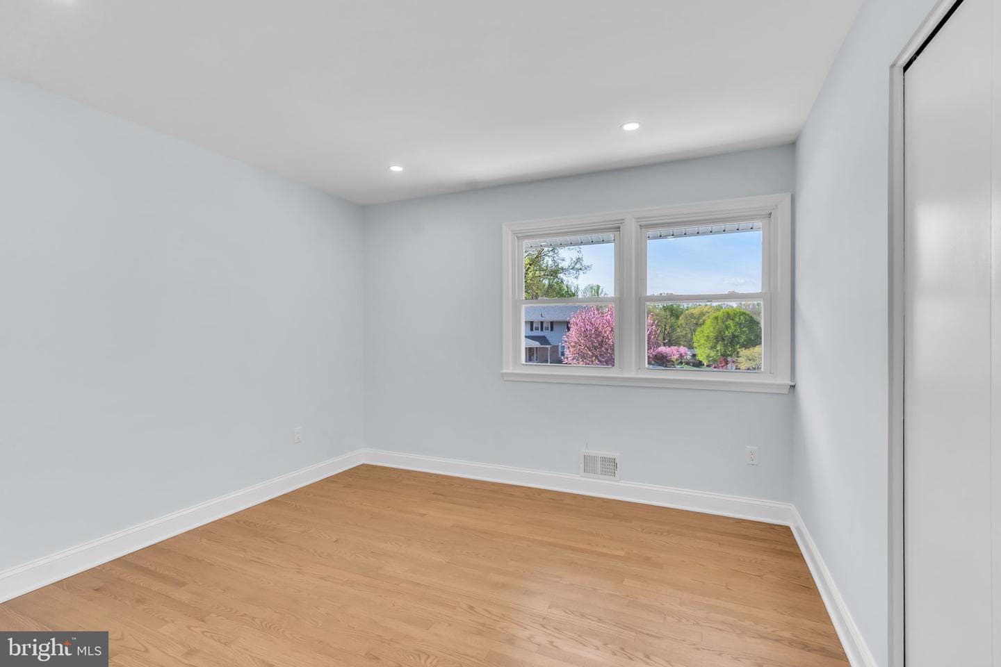 7804 Carrleigh Parkway photo 37