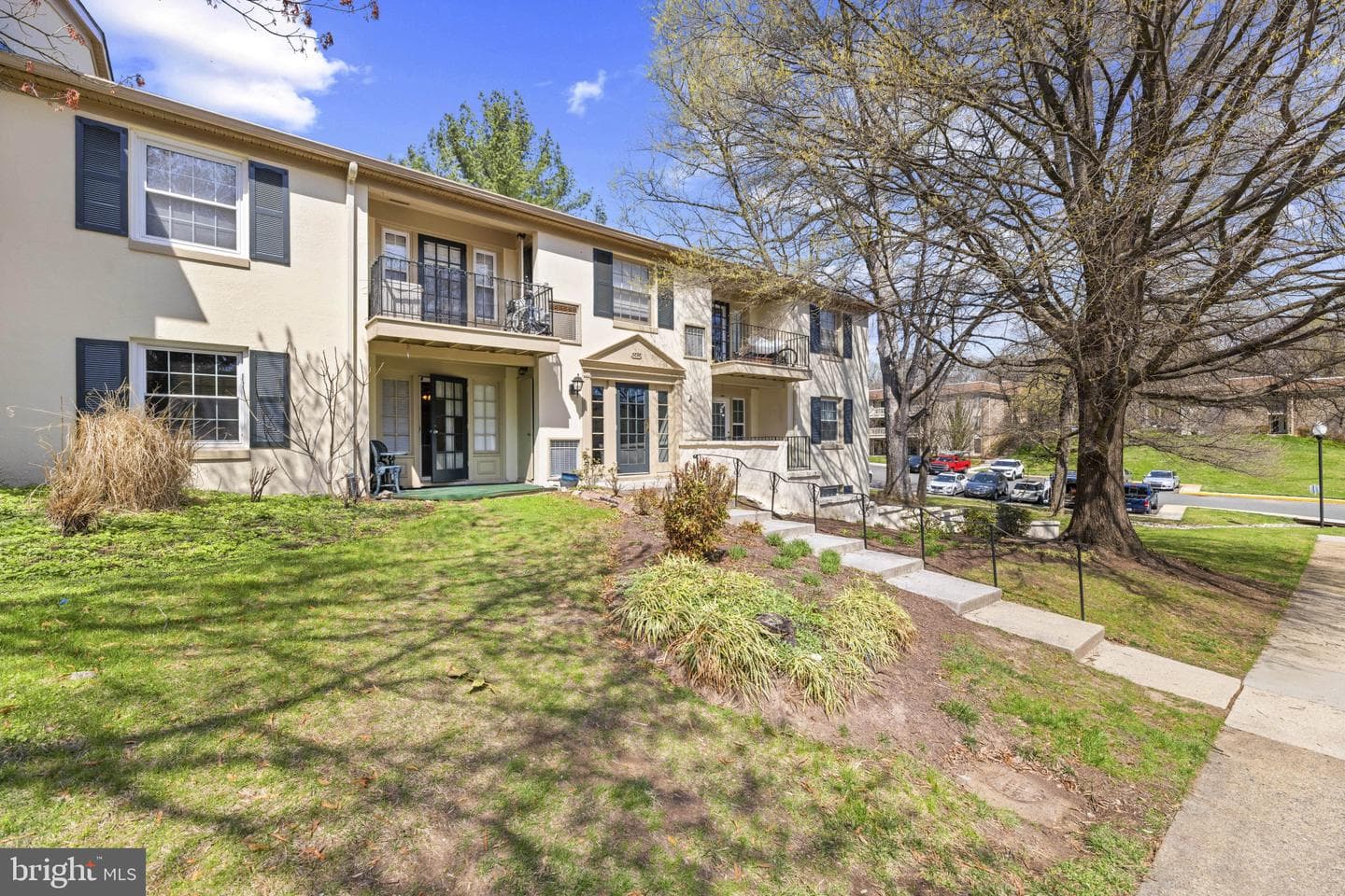 5898 Surrey Hill Place #684 photo 19