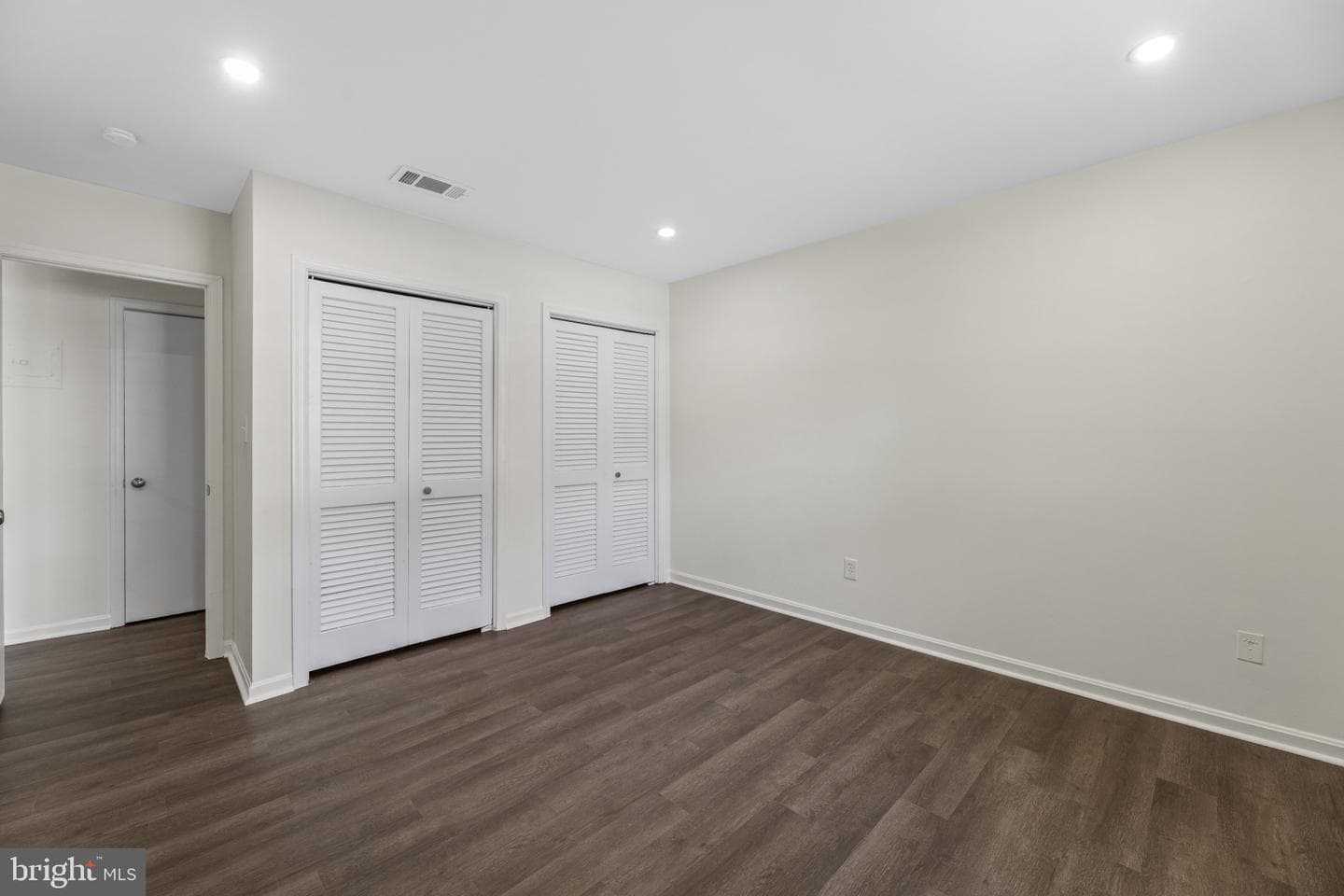 5898 Surrey Hill Place #684 photo 3