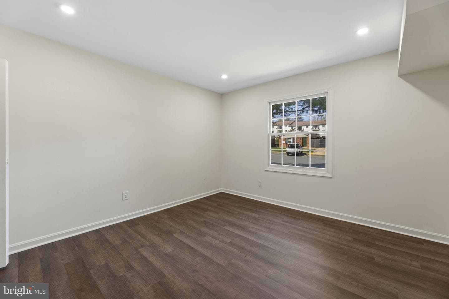 5898 Surrey Hill Place #684 photo 4