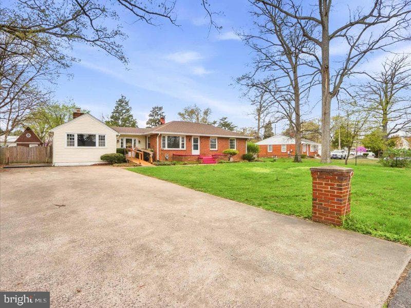 6404 Inwood Drive photo 3