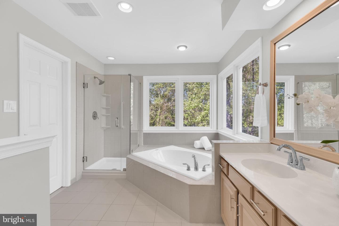 8101 Overlake Court photo 33