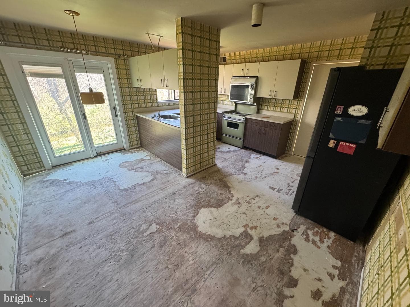 3311 Mantua Drive photo 5