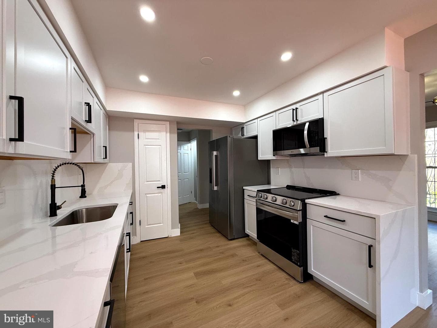 5836 Apsley House Court photo 21
