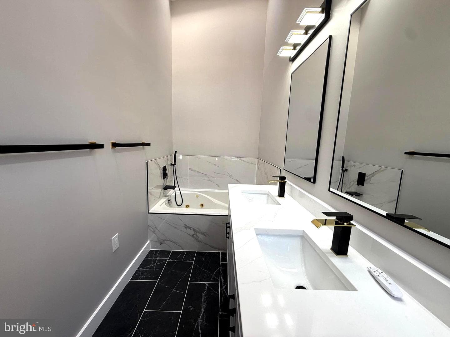 5836 Apsley House Court photo 26