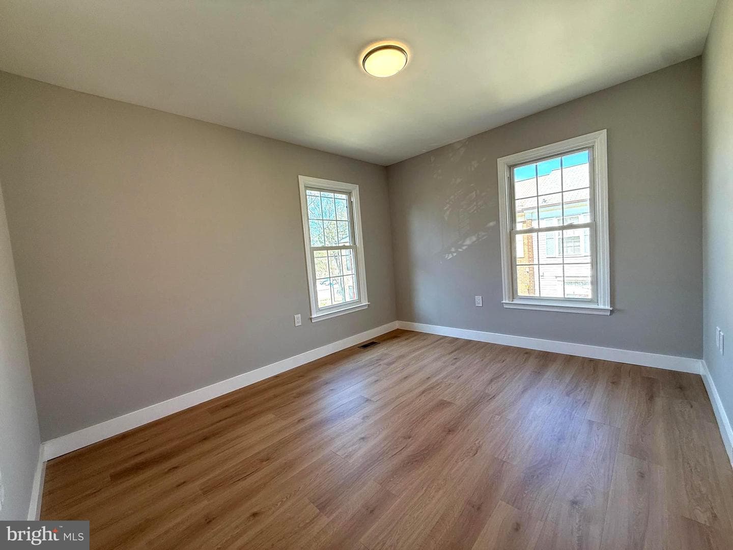 5836 Apsley House Court photo 31