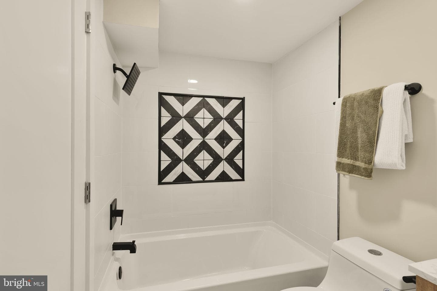 2631 Farmington Drive photo 32