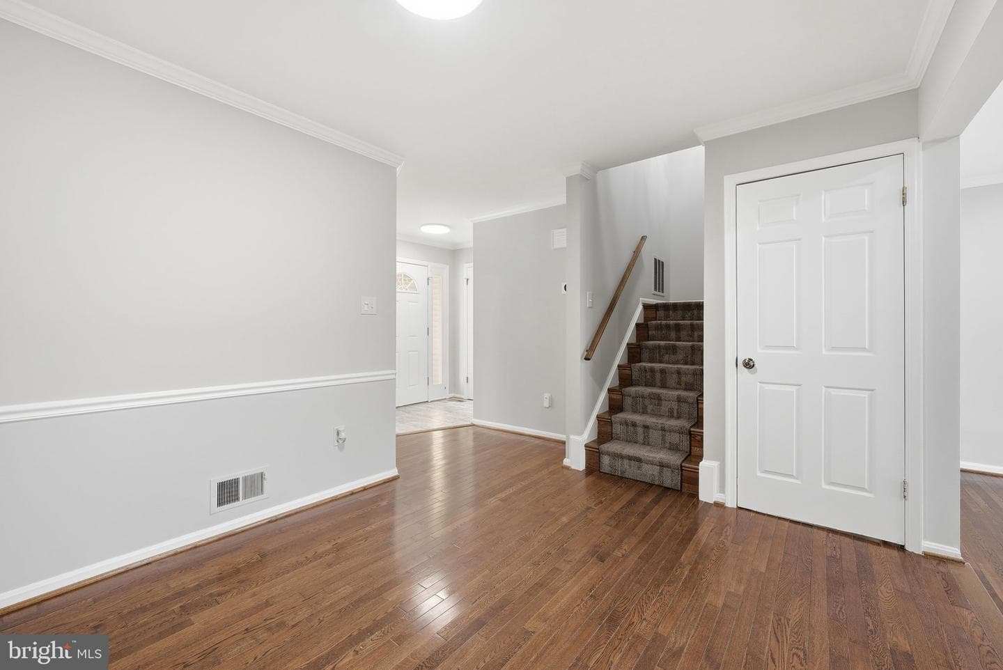 5872 Langton Drive photo 11
