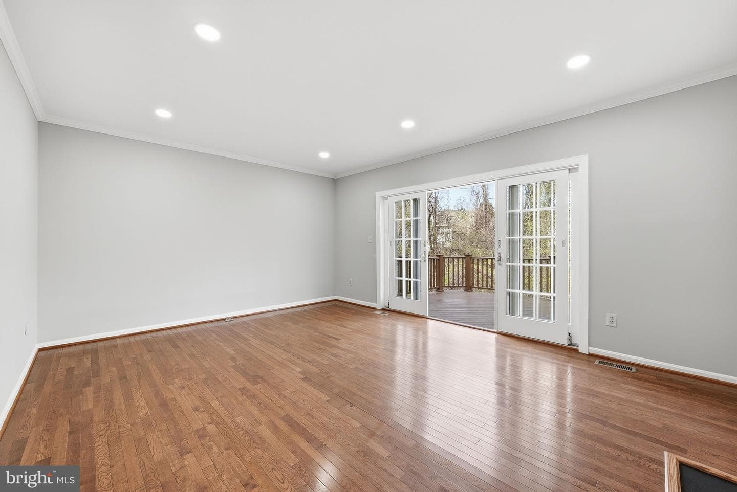5872 Langton Drive photo 9