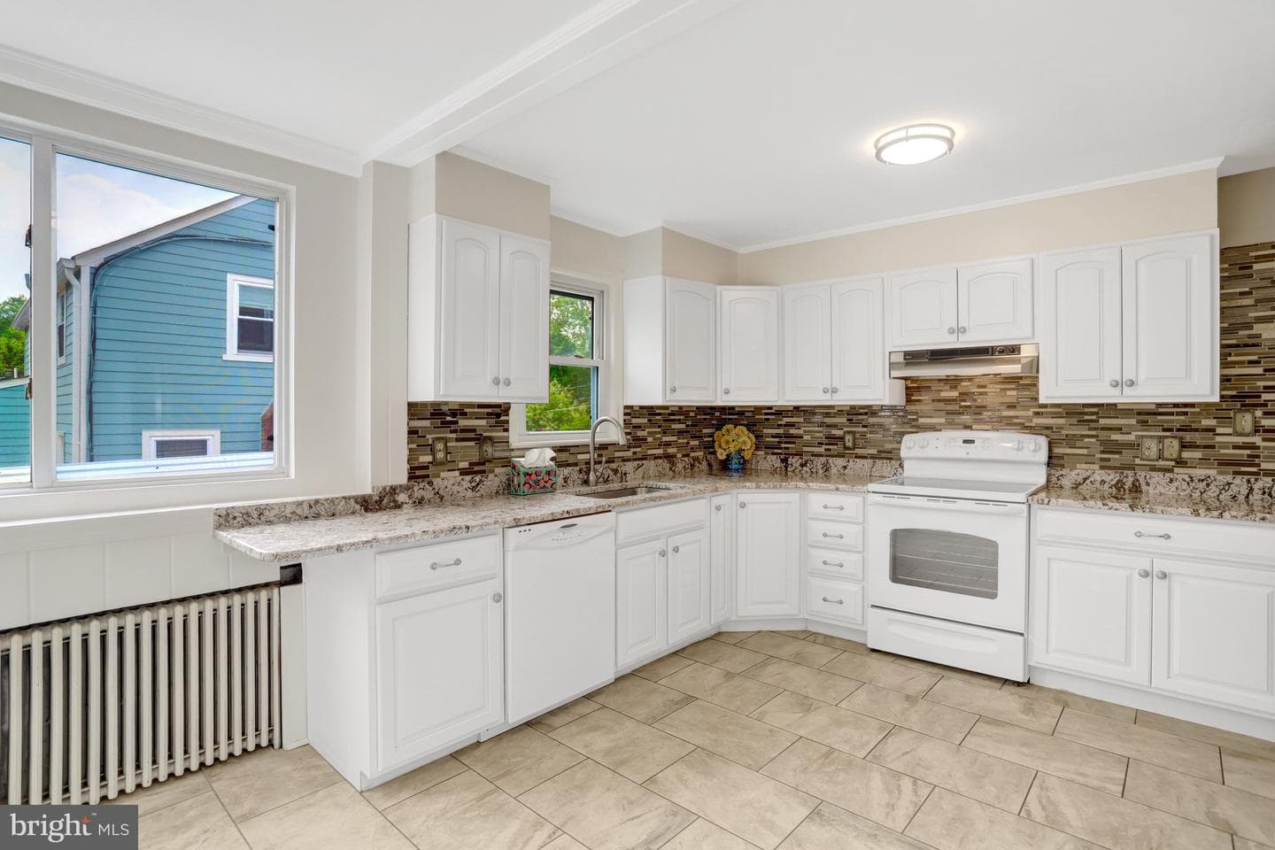 2753 Woodlawn Avenue photo 20