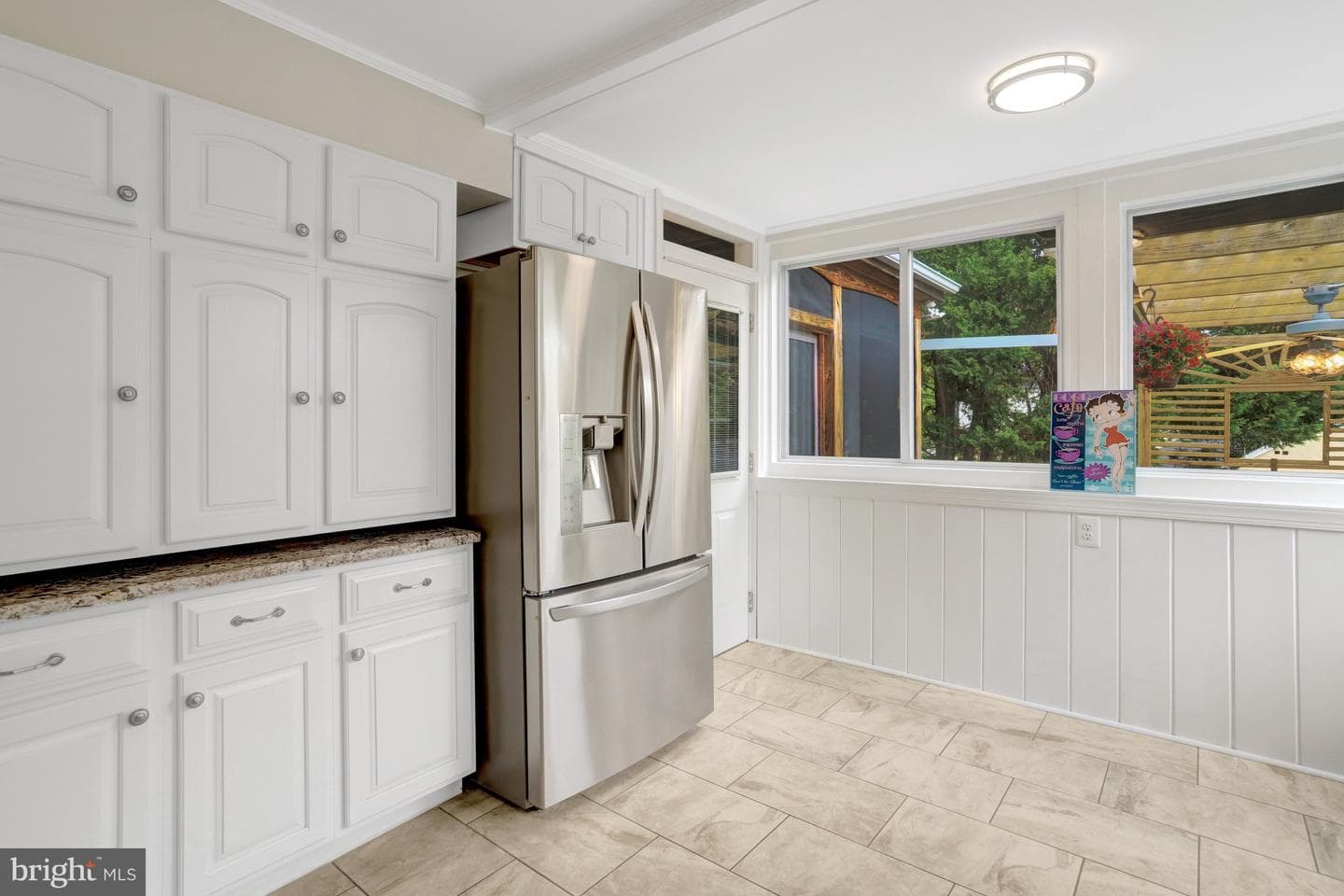 2753 Woodlawn Avenue photo 22