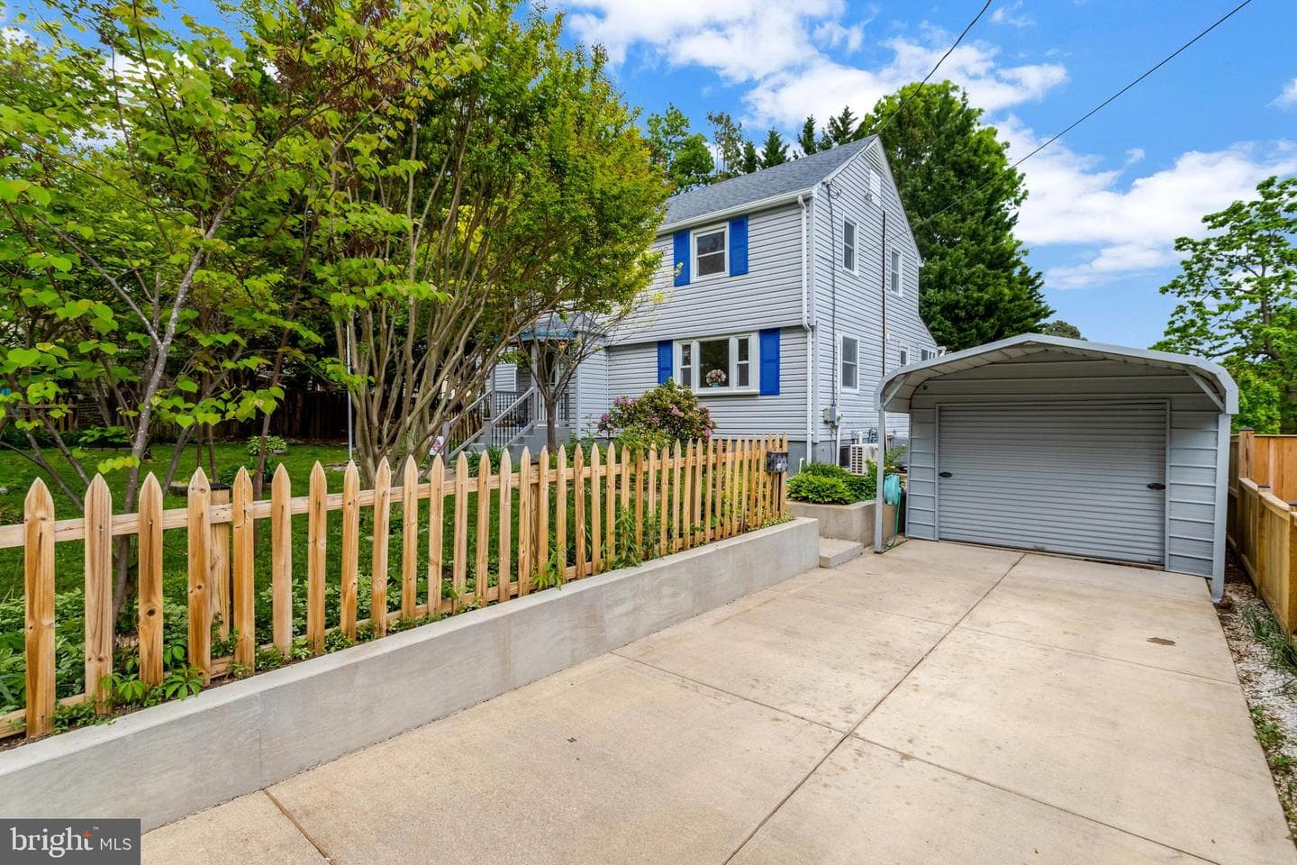 2753 Woodlawn Avenue photo 3