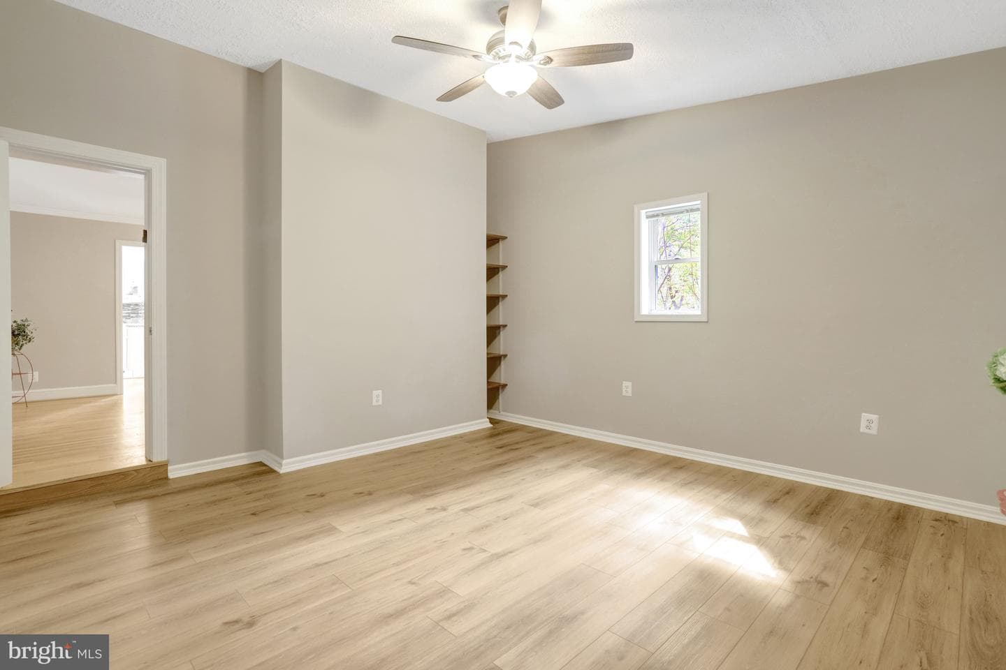 2753 Woodlawn Avenue photo 33