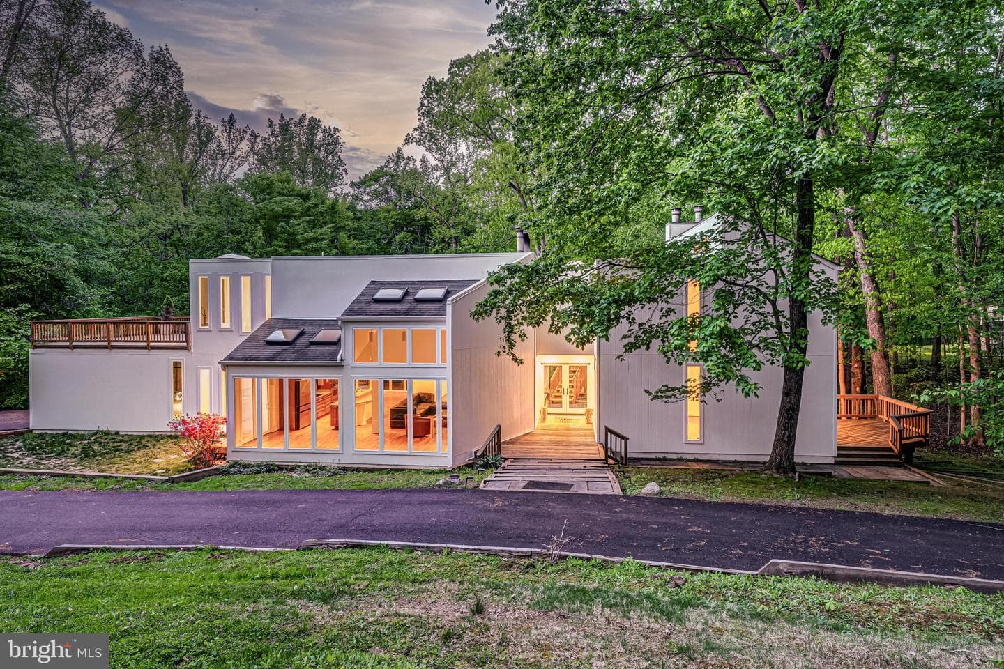 125 Eagles Mere Road photo 5