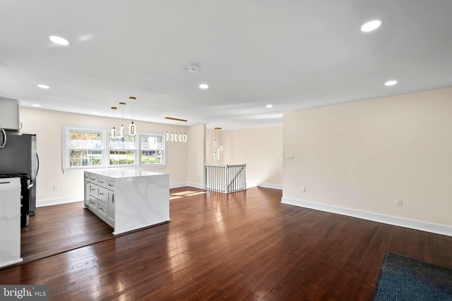 6019 Marilyn Drive photo 10