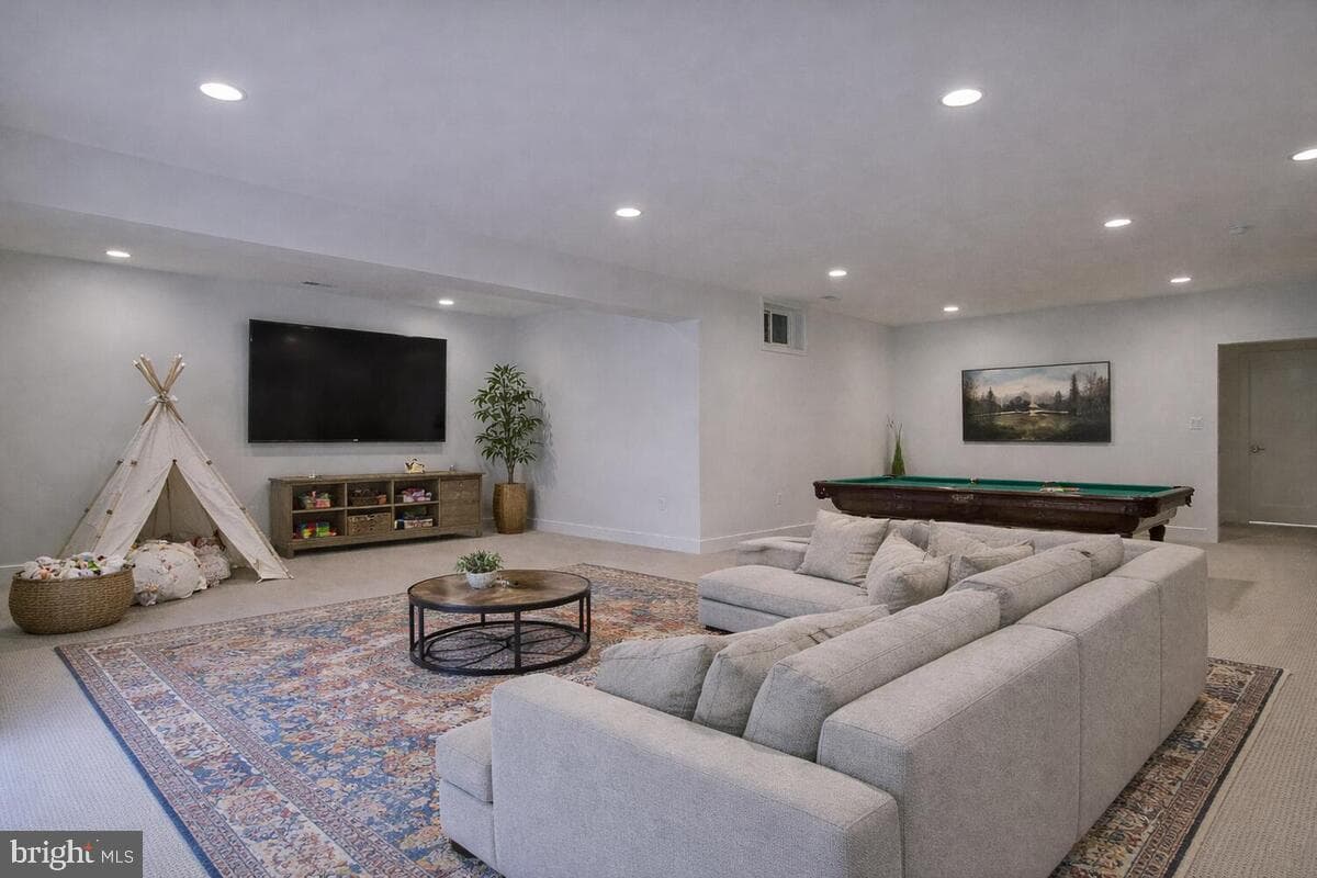 8205 Dabney Avenue photo 61