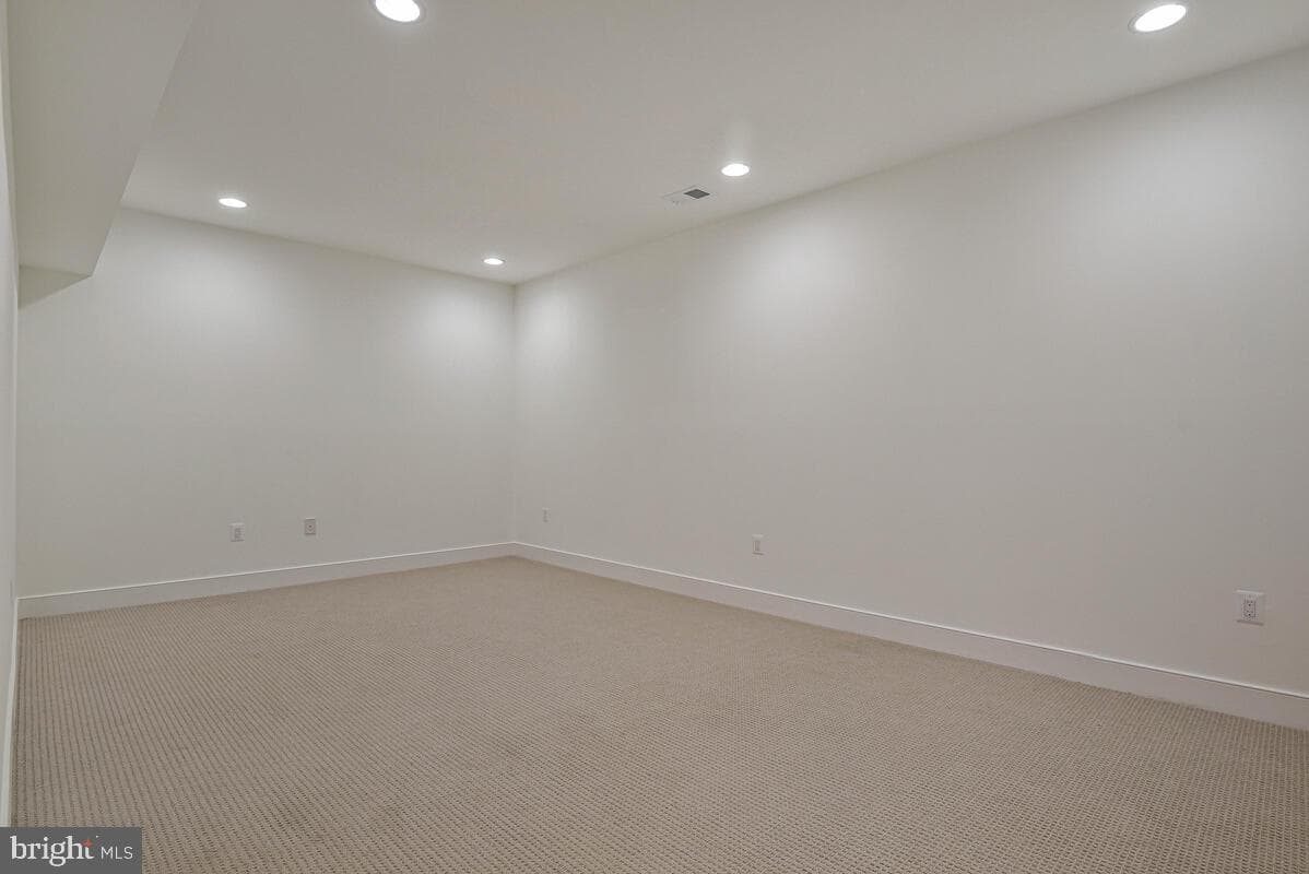 8205 Dabney Avenue photo 72