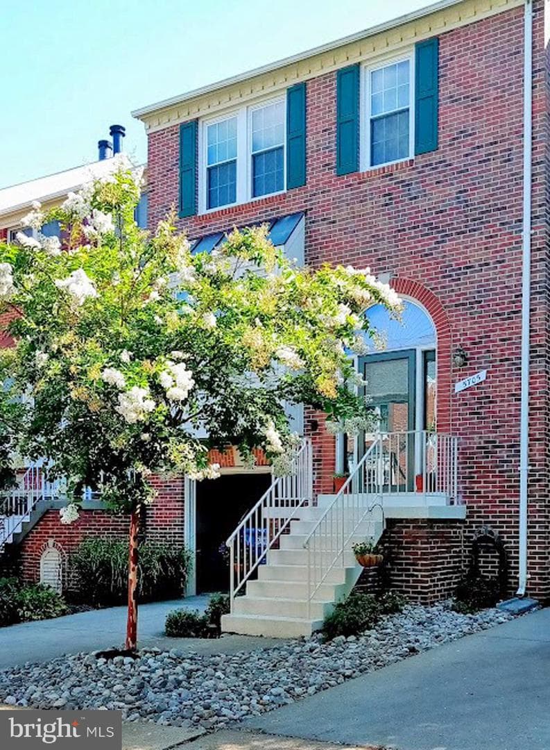 5705 Wood Creek Lane photo 2