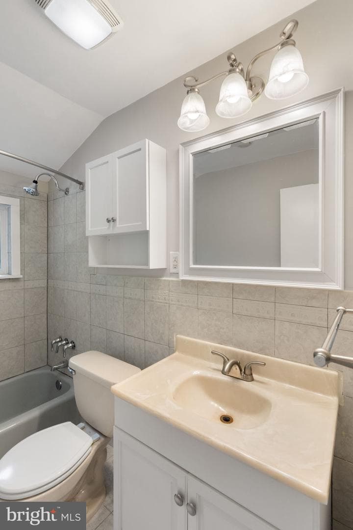 4526 Roundhill Road photo 25